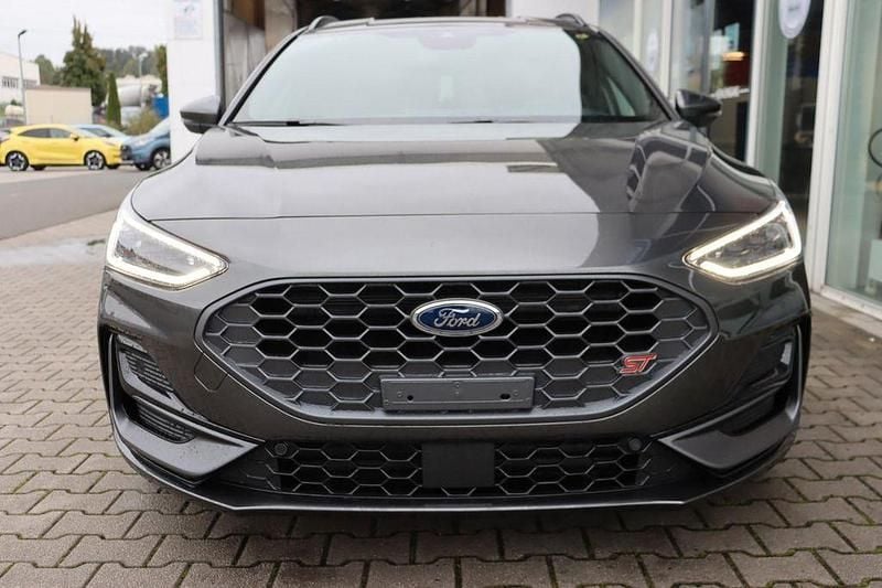Neu Ford Focus ST 280 PS (205 kW) 2026 Grau Limousine