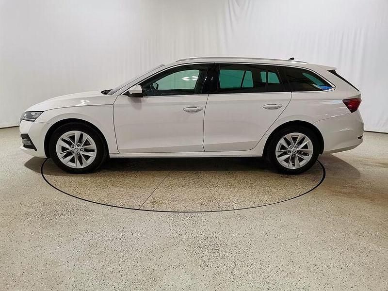 Gebraucht Skoda Octavia Style 116 PS (85 kW) 2023 Candyweiss Kombi
