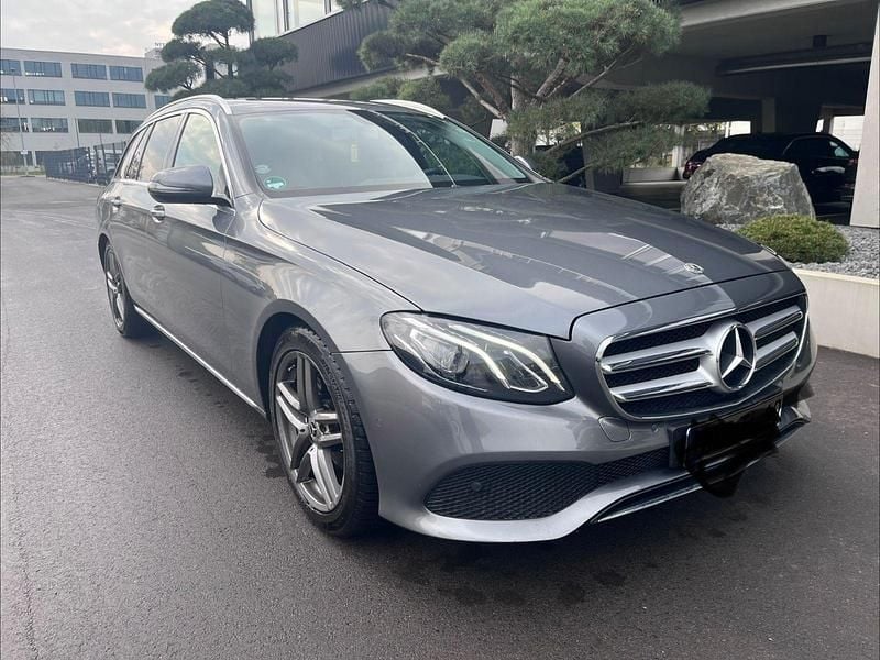 Second-hand Mercedes E220 194 CP (142 kW) 2018 Gri Break