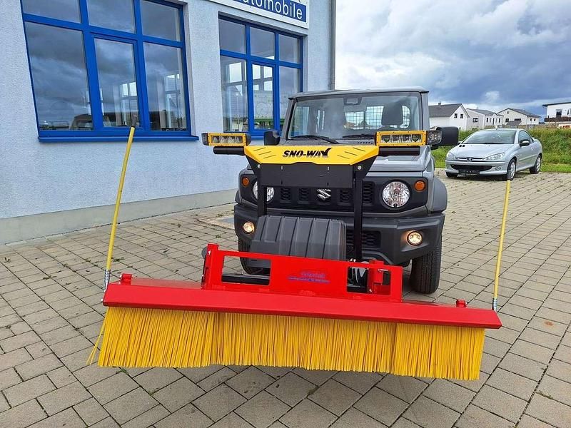 Gebraucht Suzuki Jimny 102 PS (75 kW) 2023 Medium grau SUV