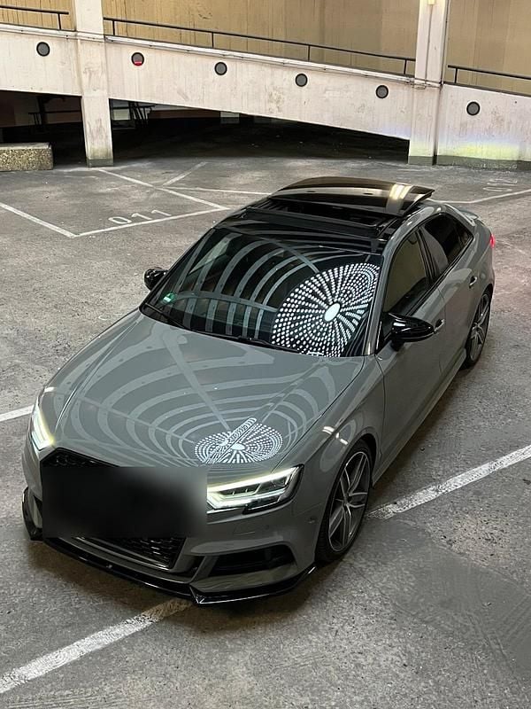 Grau Gebraucht 2020 Audi S3 Design Limousine | 41.500 € - Bild 1/4
