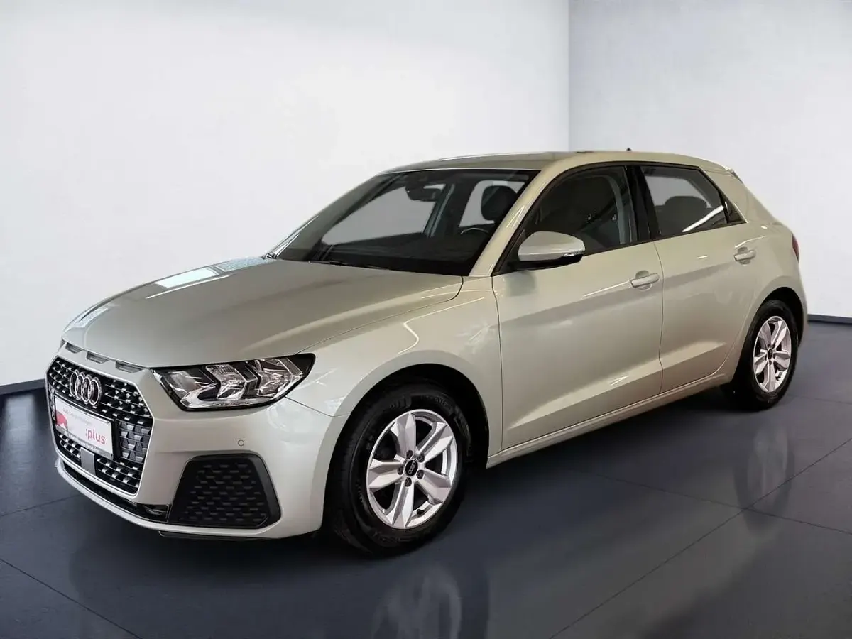 Gebraucht Audi A1 Sportback Basis 95 PS (69 kW) 2024 Tausilber metallic Kleinwagen