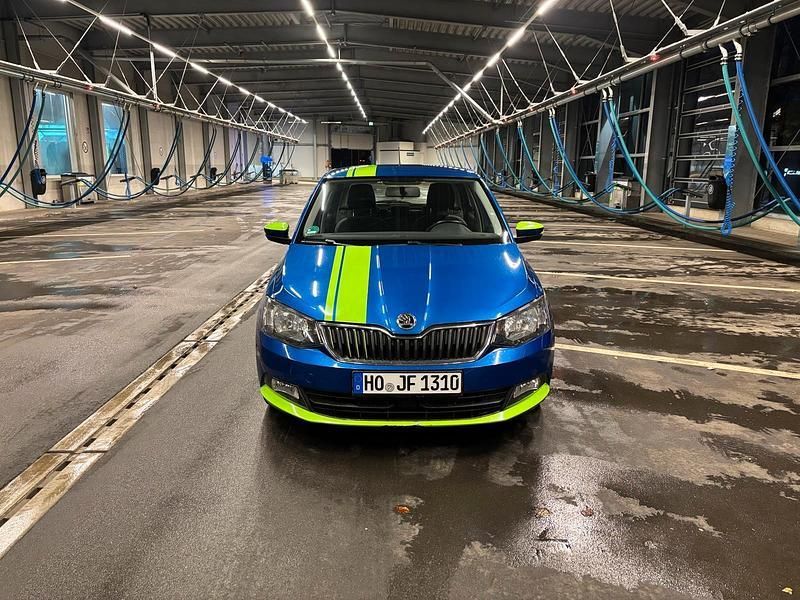 Blau Gebraucht 2015 Skoda Fabia Kleinwagen | 5.500 € (Guter Preis) - Bild 1/4