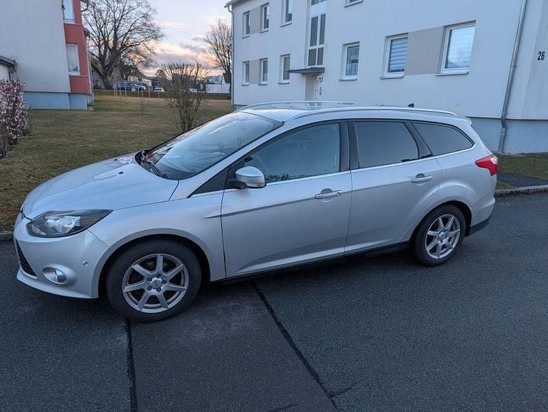 Gebraucht Ford Focus Titanium 125 PS (91 kW) 2011 Silber Limousine