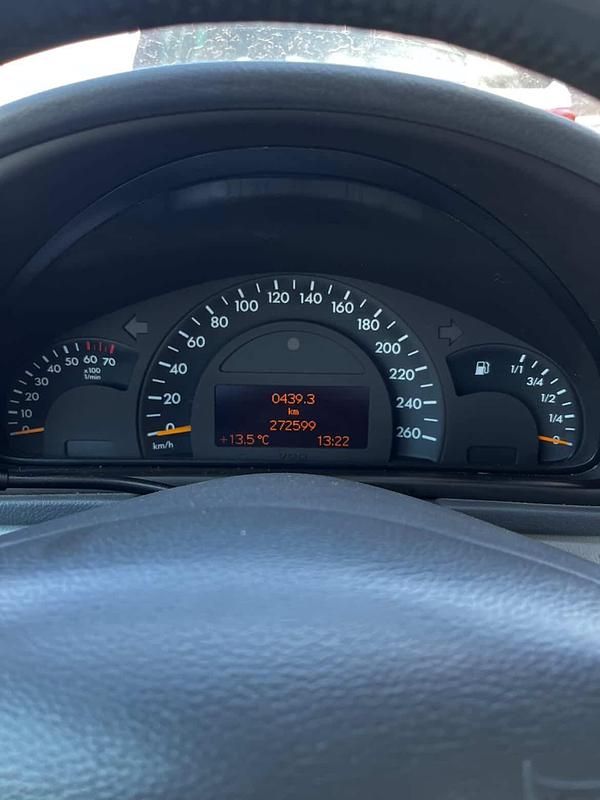 Gebraucht Mercedes C180 143 PS (105 kW) 2005 Grau Limousine