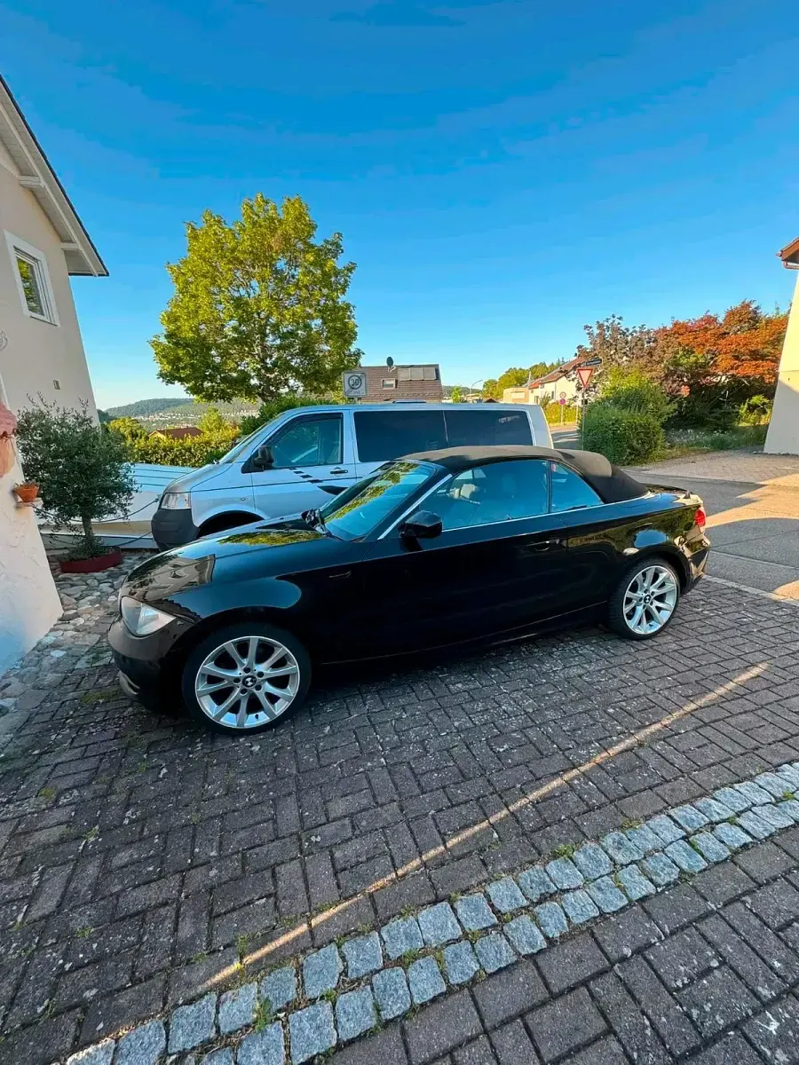 Gebraucht BMW 120 179 PS (131 kW) 2010 Schwarz Kleinwagen