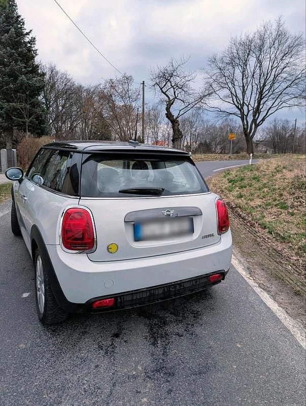 Gebraucht Mini Cooper SE 135 kW (184 PS) 2020 Weiß Kleinwagen