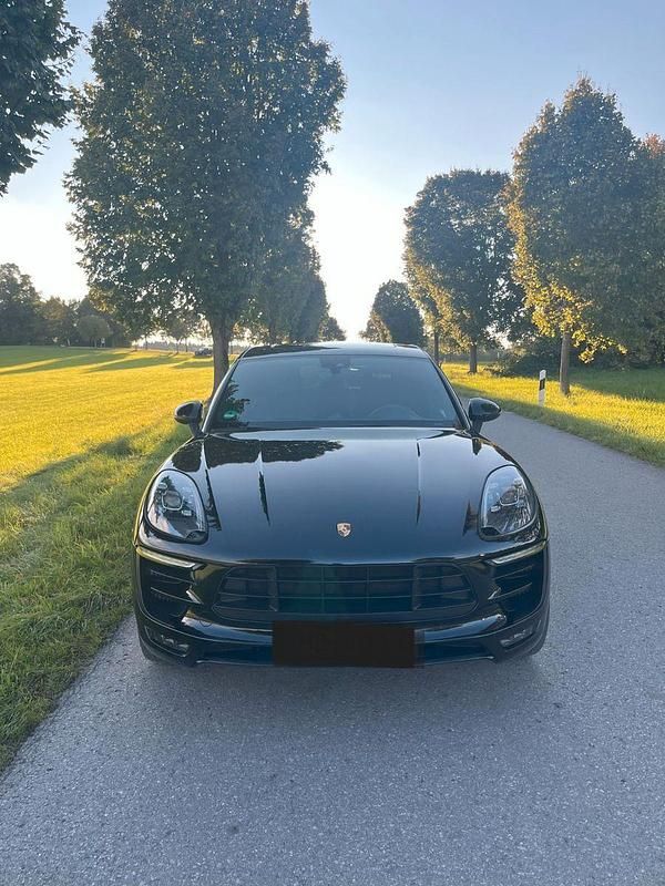 Schwarz Gebraucht 2017 Porsche Macan GTS SUV | 39.900 € (Superpreis) - Bild 1/4