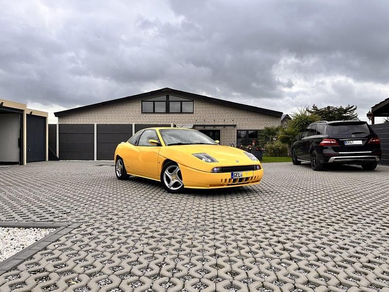 Gelb Gebraucht 2000 Fiat Coupé Coupé | 9.990 € (Guter Preis) - Bild 1/4