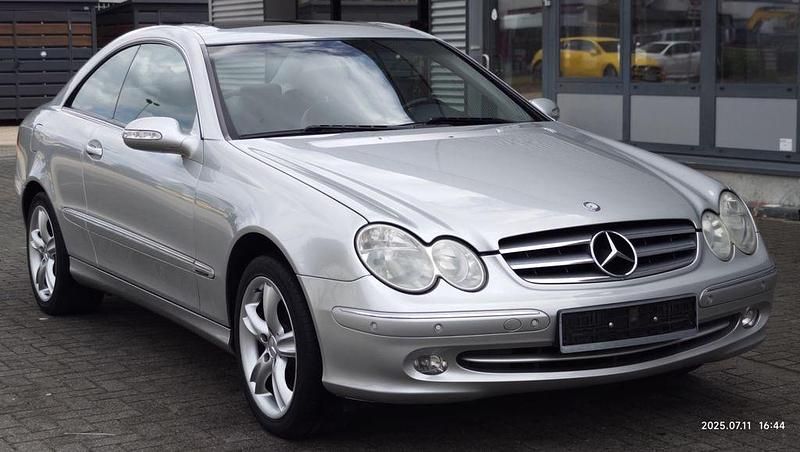 Silber Gebraucht 2004 Mercedes CLK240 Coupé | 4.800 € (Fairer Preis) - Bild 1/4