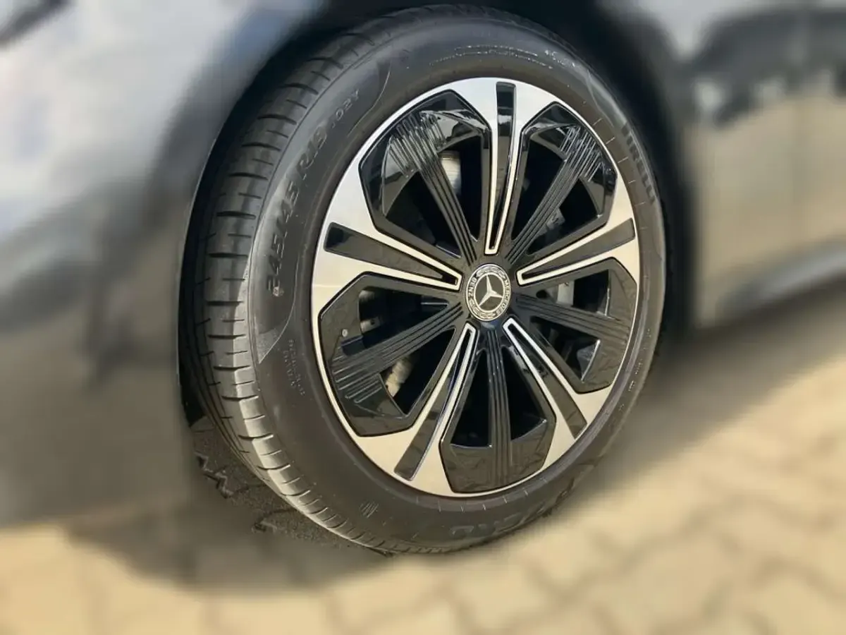Gebraucht Mercedes E300 313 PS (230 kW) 2025 Grau Limousine