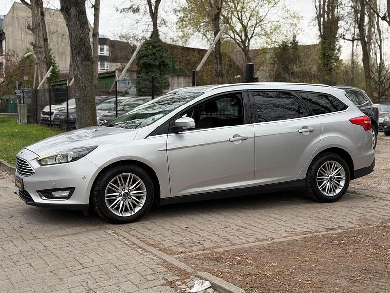 Usata Ford Focus 120 CV (88 kW) 2014 Argento Station wagon