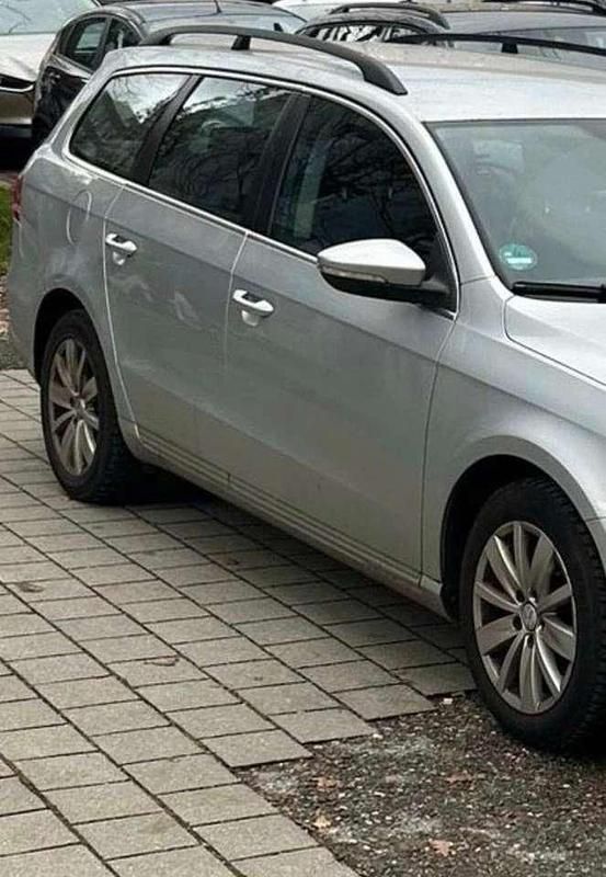 Gebraucht VW Passat Highline 140 PS (102 kW) 2013 Limousine