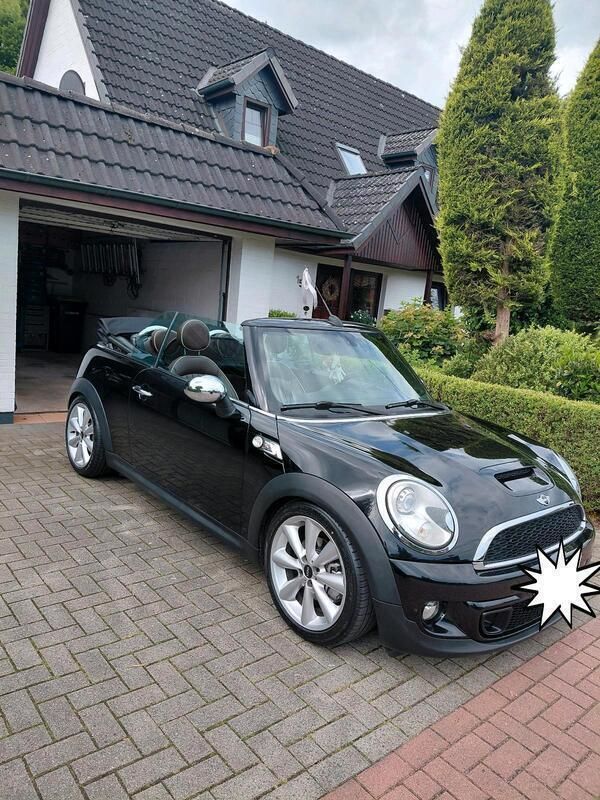 Schwarz Gebraucht 2012 Mini Cooper SD Cabriolet Cabrio | 8.250 € (Fairer Preis) - Bild 1/4
