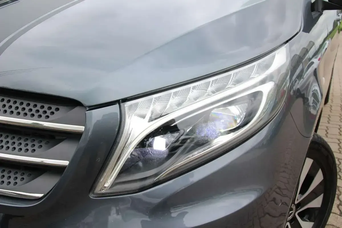 Gebraucht Mercedes Vito 163 PS (119 kW) 2016 Flintgrau metallic Van