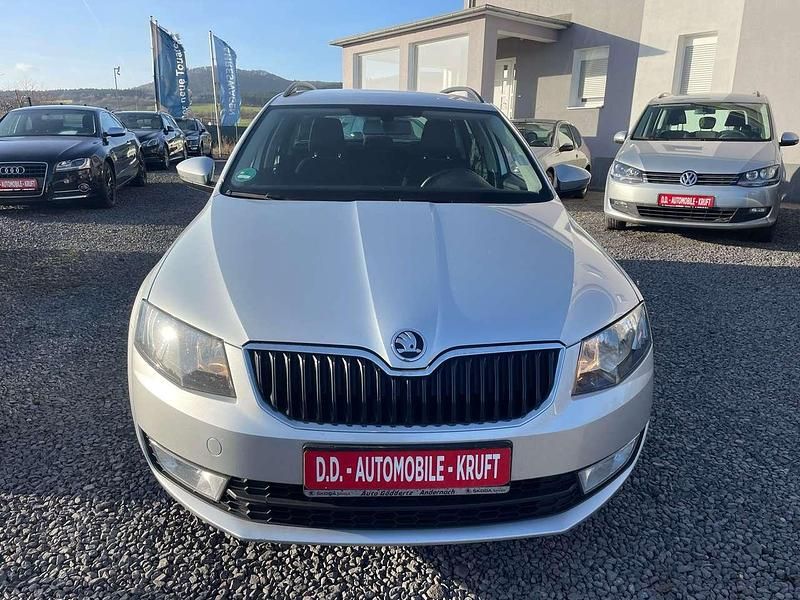 Gebraucht Skoda Octavia Joy 110 PS (80 kW) 2016 Brilliantsilber metallic Kombi