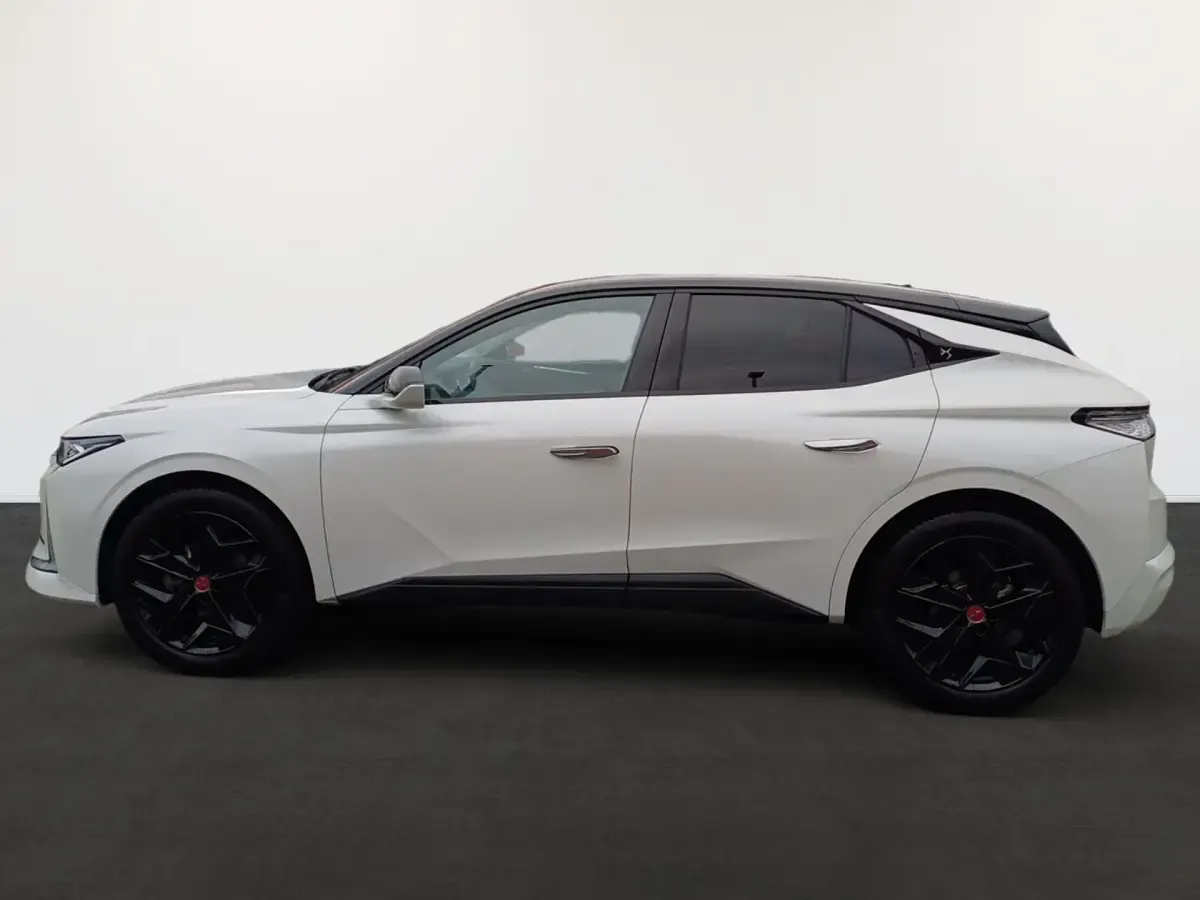 Używany DS Automobiles DS4 Performance Line Plus 131 KM (96 kW) 2023 Biały SUV