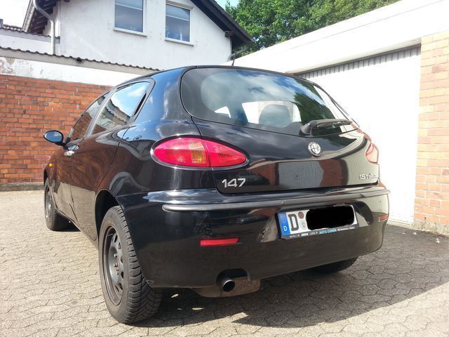 Gebraucht Alfa Romeo 147 105 PS (77 kW) 2002 Schwarz Kleinwagen