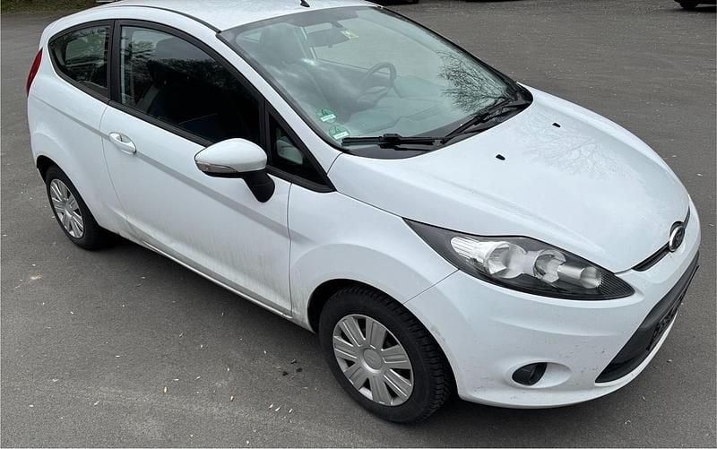 Gebraucht Ford Fiesta 60 PS (44 kW) 2011 Weiß Kleinwagen