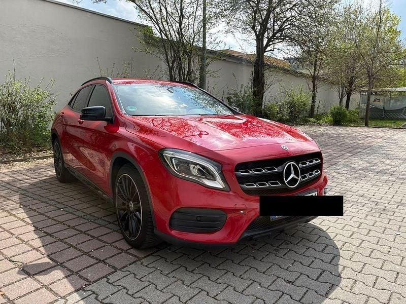Usata Mercedes GLA200 163 CV (119 kW) 2020 Rosso SUV