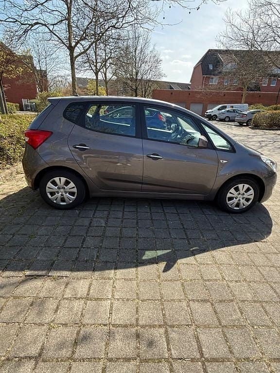 Gebraucht Hyundai ix20 Comfort 90 PS (66 kW) 2011 Braun Kleinwagen