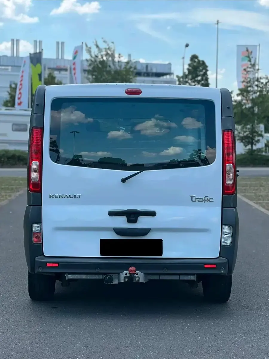 Gebraucht Renault Trafic 114 PS (83 kW) 2012 Weiß Van / Kleinbus