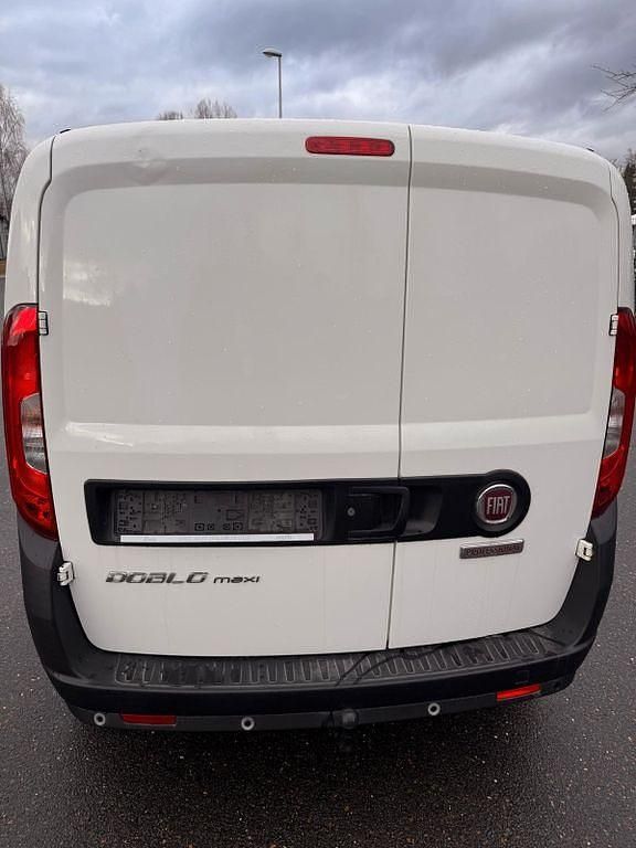 Gebraucht Fiat Doblò Lounge 95 PS (69 kW) 2018 Weiß Van / Kleinbus