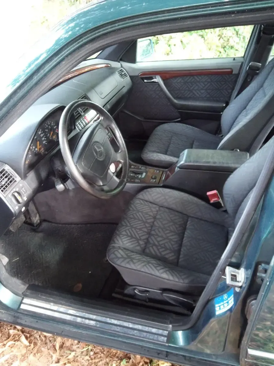Gebraucht Mercedes C280 193 PS (141 kW) 1995 Grün Limousine