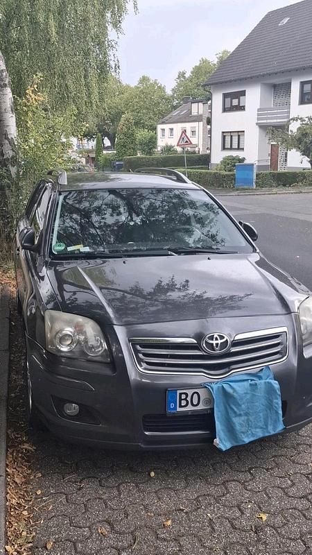 Grau Gebraucht 2008 Toyota Avensis Kombi | 2.499 € (Fairer Preis) - Bild 1/4