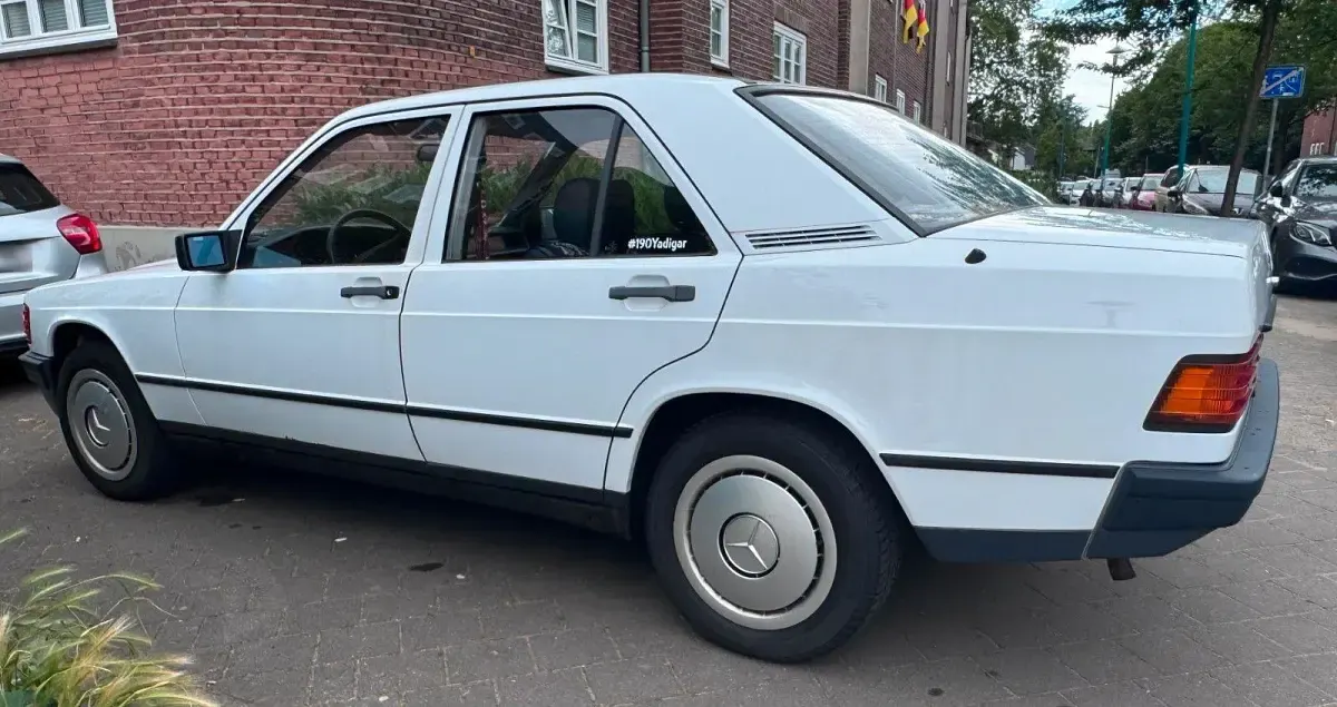 Gebraucht Mercedes 190 102 PS (75 kW) 1988 Limousine
