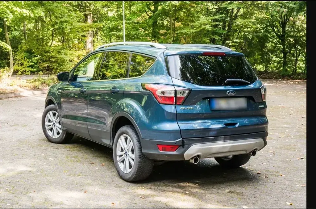 Gebraucht Ford Kuga Cool & Connect 150 PS (110 kW) 2019 Blau SUV