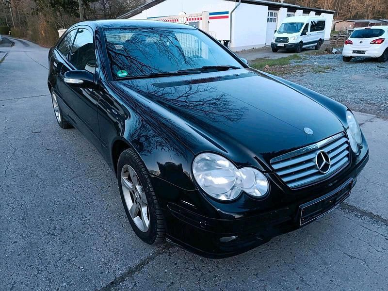 Gebraucht Mercedes C180 143 PS (105 kW) 2004 Schwarz Coupé