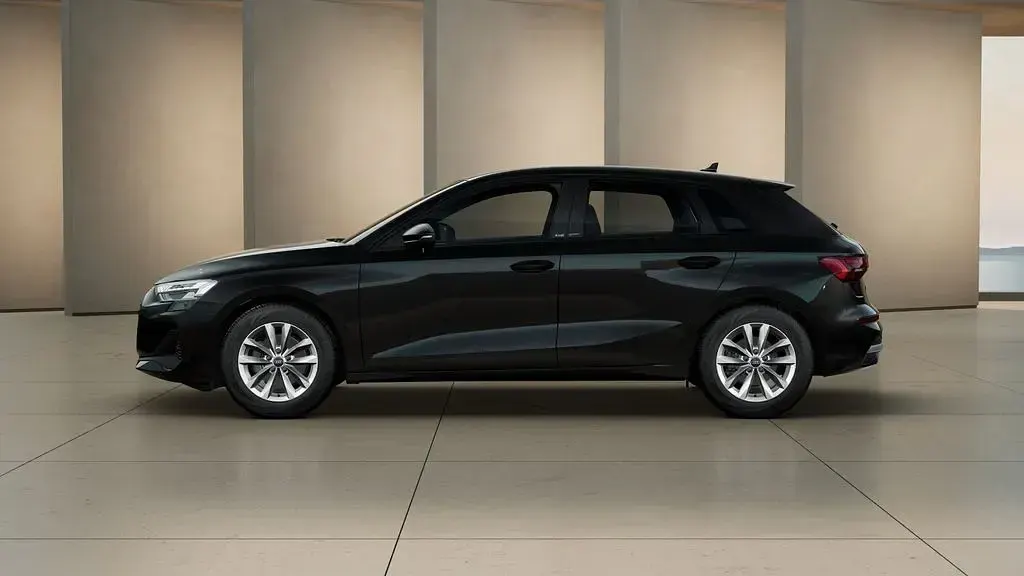 Używany Audi A3 Ambiente 116 KM (85 kW) 2025 Czarny Sedan/Limuzyna