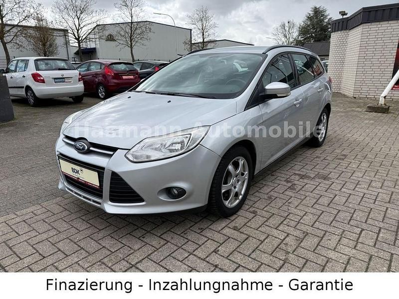 Gebraucht Ford Focus Trend 116 PS (85 kW) 2011 Silber Limousine