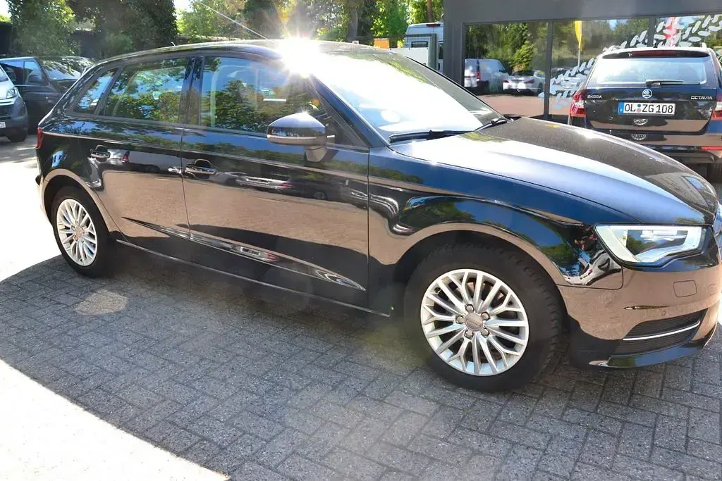 Gebraucht Audi A3 Attraction 110 PS (80 kW) 2016 Schwarz Limousine