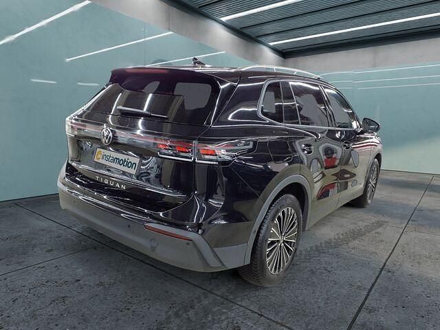 Gebraucht VW Tiguan R 150 PS (110 kW) 2024 Schwarz SUV
