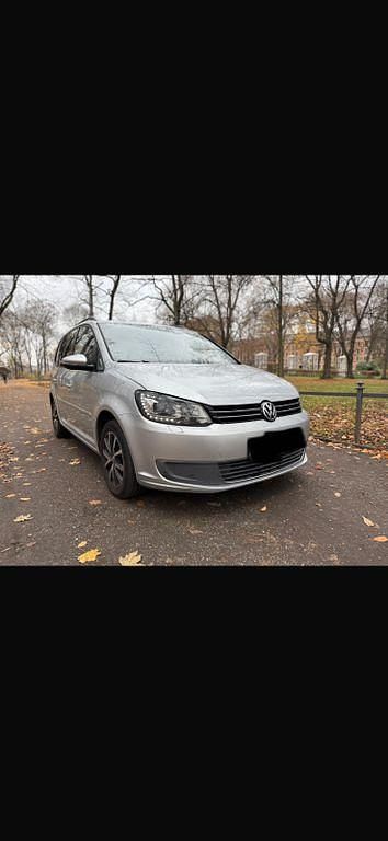 Silber Gebraucht 2011 VW Touran Comfortline Van / Kleinbus | 7.190 € (Etwas zu teuer) - Bild 1/4