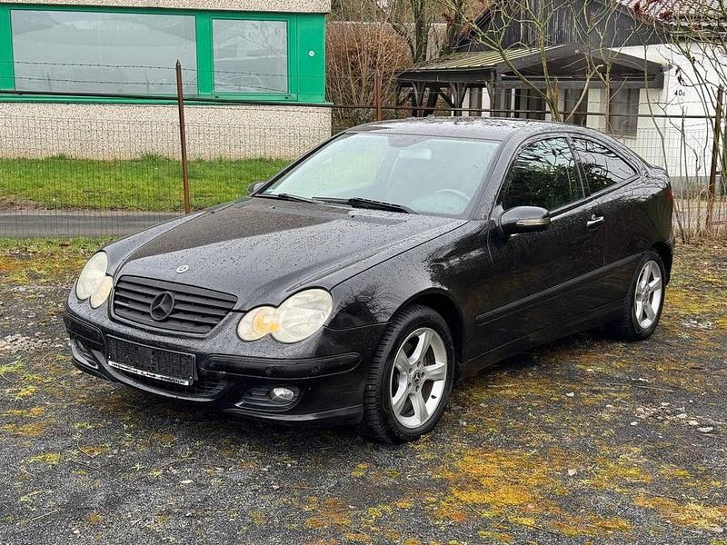 Gebraucht Mercedes C160 122 PS (89 kW) 2005 Obsidianschwarz  metalliclack Coupé