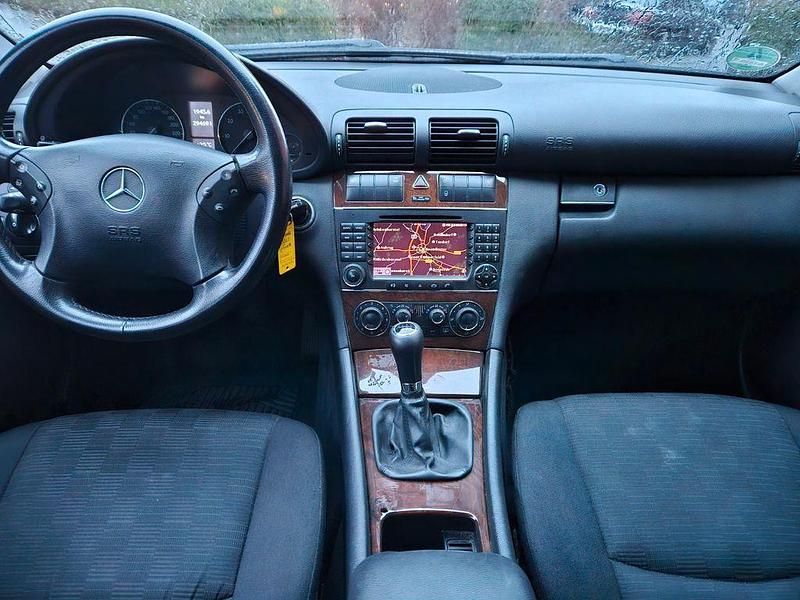 Gebraucht Mercedes C180 143 PS (105 kW) 2006 Schwarz Kombi