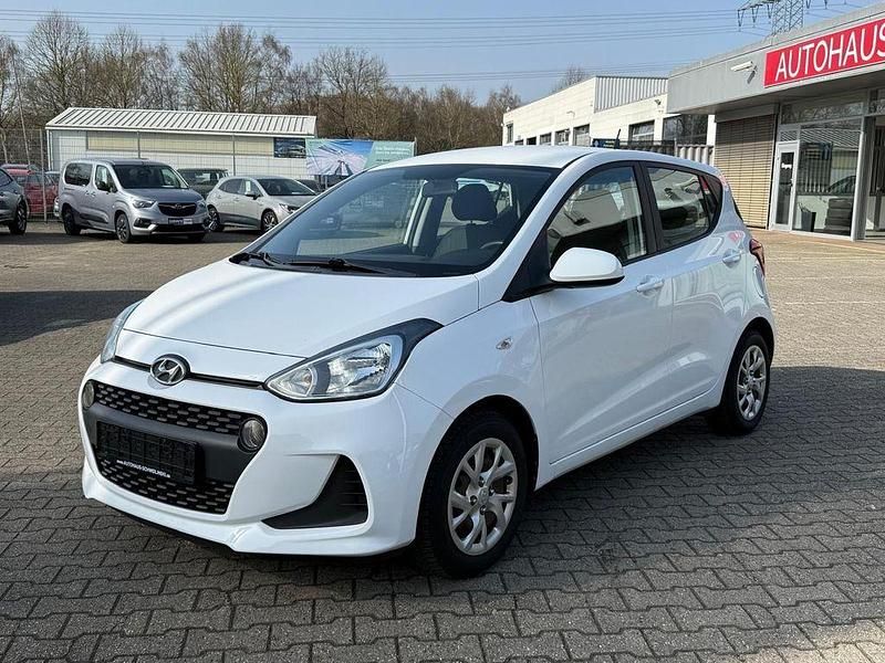 Gebraucht Hyundai i10 67 PS (49 kW) 2017 Weiß Kleinwagen