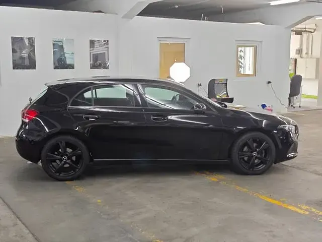 Gebraucht Mercedes A200 163 PS (119 kW) 2018 Schwarz (nachtschwarz  unilack) Limousine