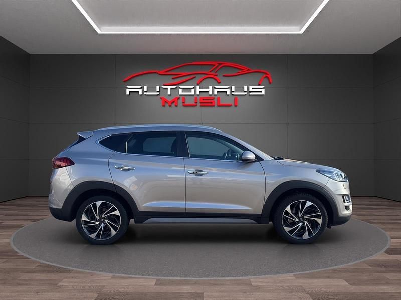 Gebraucht Hyundai Tucson Premium 136 PS (100 kW) 2019 Grau SUV