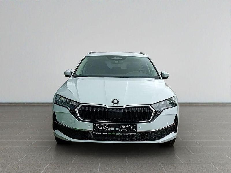 Neu Skoda Octavia Selection 150 PS (110 kW) 2025 Candyweiß Kombi