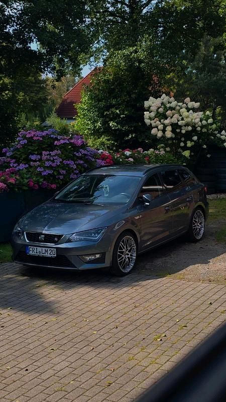 Grau Gebraucht 2015 Seat Leon FR Kombi | 12.000 € (Etwas zu teuer) - Bild 1/2