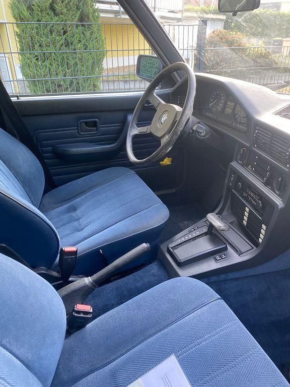Silber Gebraucht 1984 BMW 525 Limousine | 7.200 € - Bild 1/4