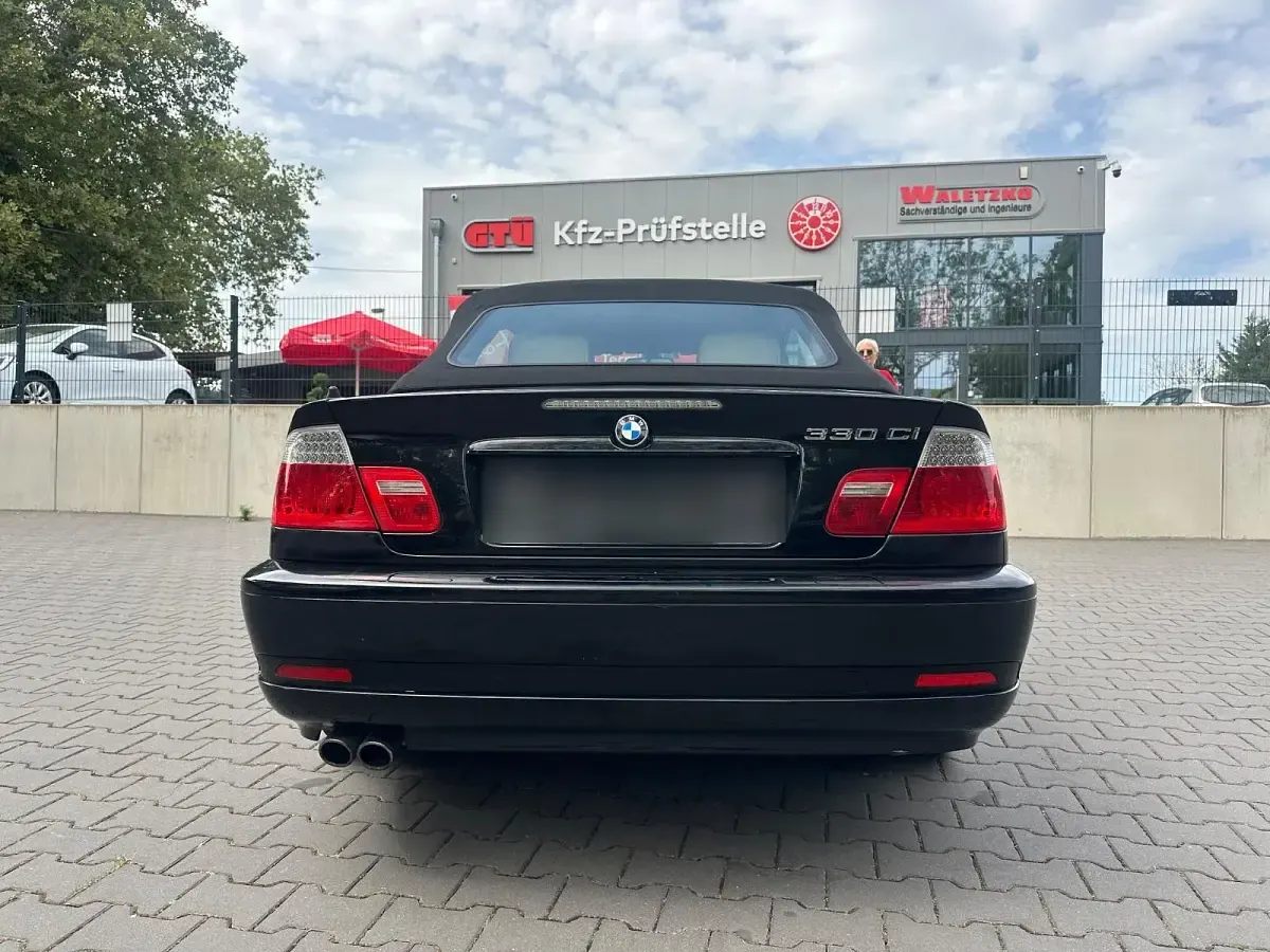 Gebraucht BMW 330 Cabriolet Sport Line 231 PS (169 kW) 2005 Schwarz Cabrio