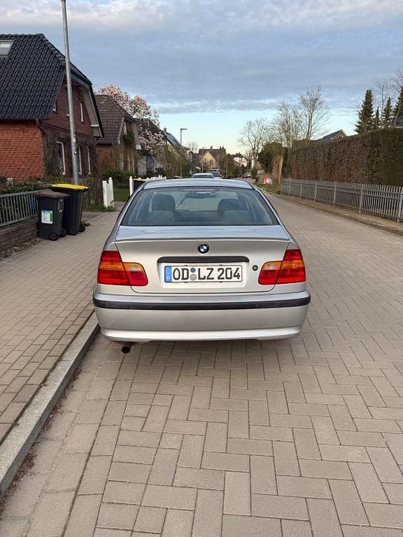 Gebraucht BMW 318 143 PS (105 kW) 2003 Silber Limousine