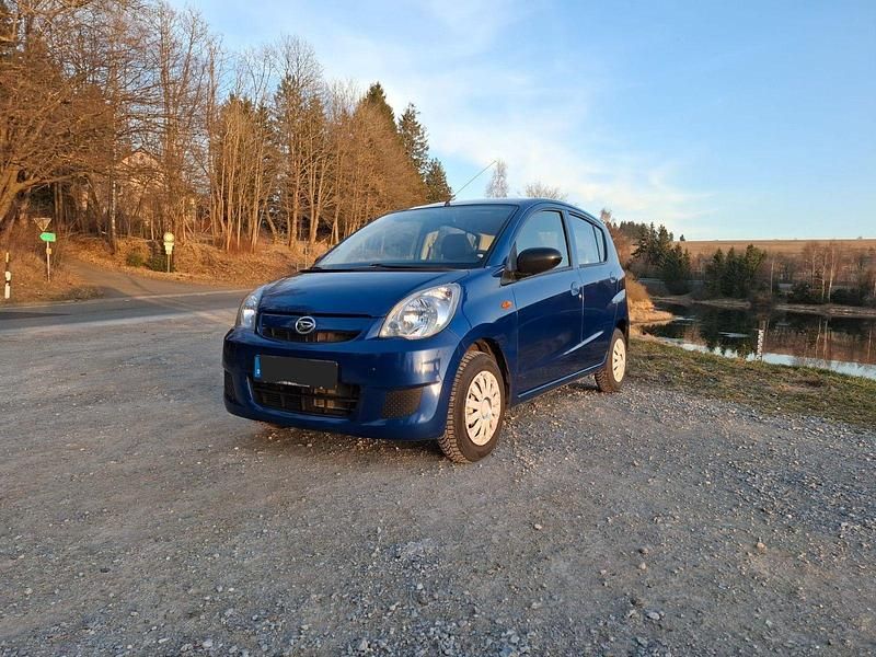 Gebraucht Daihatsu Cuore 69 PS (50 kW) 2008 Blau Kleinwagen