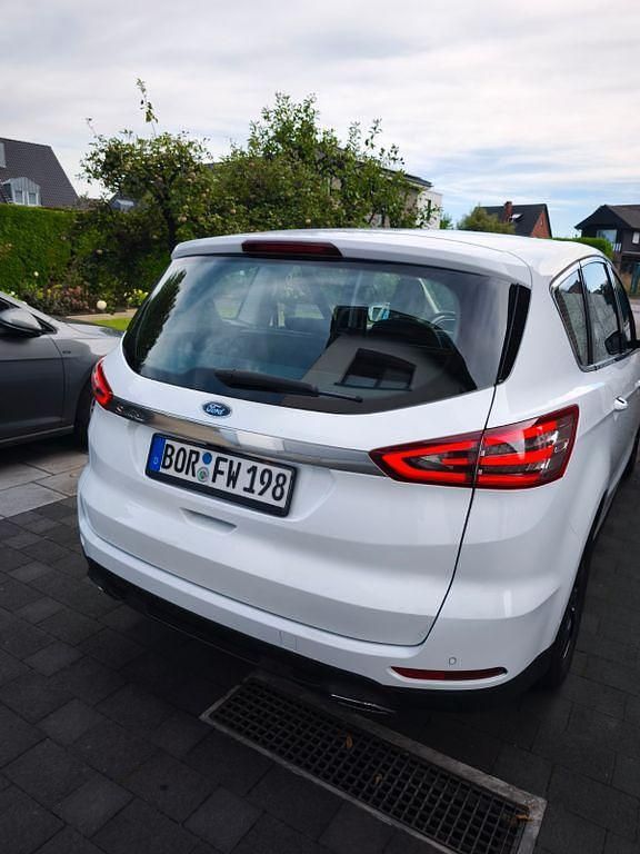 Gebraucht Ford S-MAX Titanium 190 PS (139 kW) 2018 Weiß Van / Kleinbus