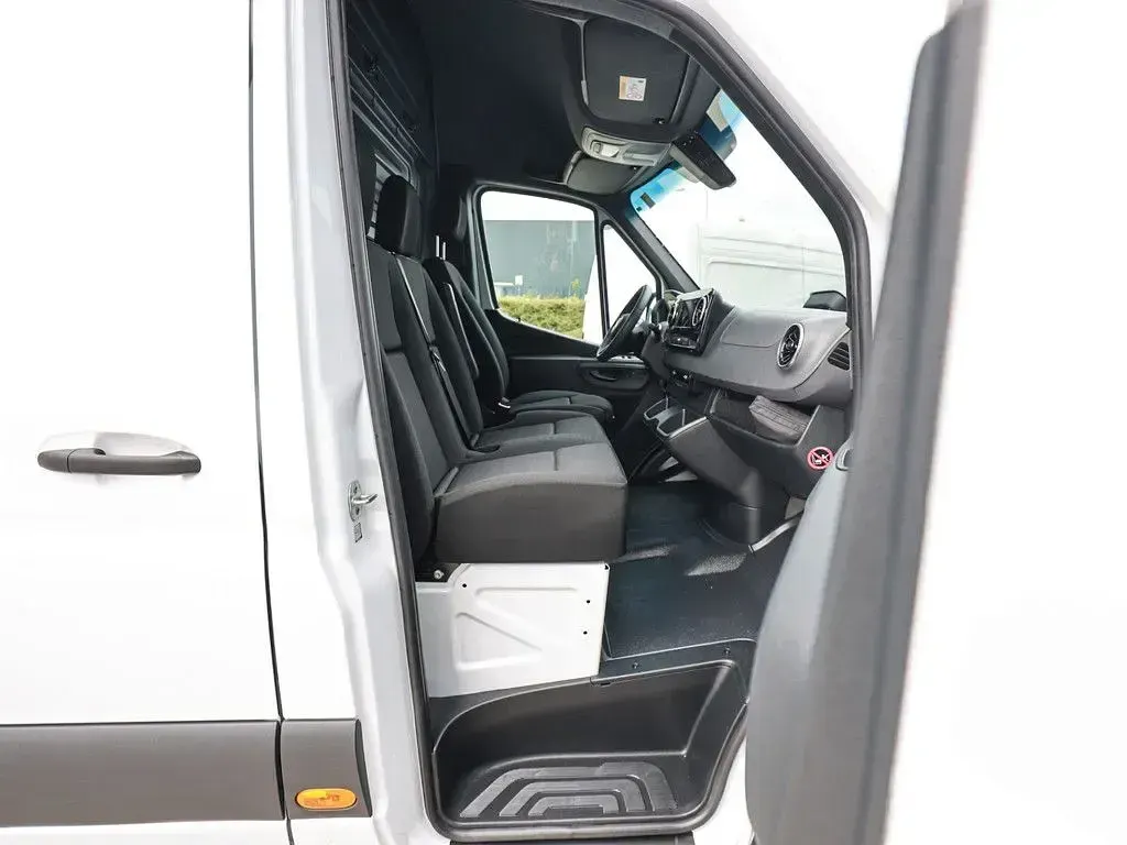 Gebraucht Mercedes Sprinter 190 PS (139 kW) 2025 Weiss / arktikweiss Van